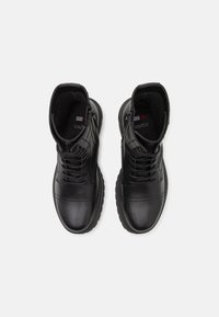 Tommy Jeans LACE UP MID BOOT SMOOTH - Botines con cordones - black
