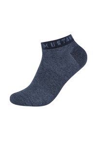 Calzino alla caviglia di colore blu scuro realizzato in un morbido tessuto texturizzato con polsino a coste sul quale è presente la parola "MUSTANG" in lettere azzurre.