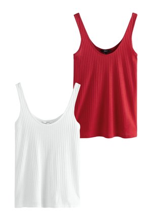 Zwei gerippte ärmellose Tanktops, eines weiß und eines rot, mit Rundhalsausschnitt und dünnen Trägern auf weißem Hintergrund.