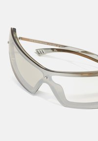 Le Specs THE BODYGUARD - Gafas de sol - smoke   silver