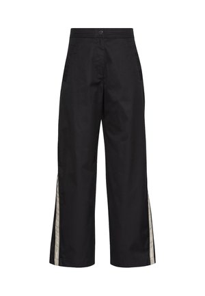 Zwarte broek met wijde pijpen van gladde stof, voorzien van zijzakken en contrasterende zijstrepen. Eenvoudig ontwerp en een comfortabele, losse pasvorm.