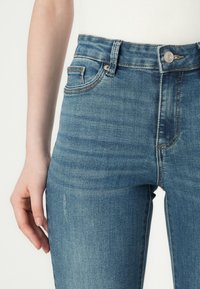 ONLY ONLWAUW MID WAIST - Jean slim - medium blue denim