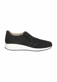 Fekete velúr slip-on cipők perforált mintázattal, barna bőr akcentussal a sarkon és fehér gumi talppal, texturált mintázattal.