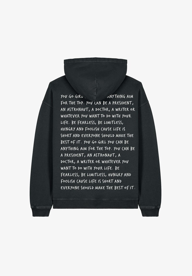 Sweat-shirt à capuche noir avec texte blanc au dos, présentant des phrases motivantes dans une police manuscrite décontractée. Coupe standard, poignets côtelés.