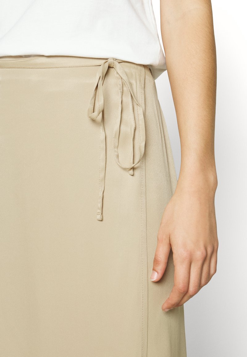 Damen Jeansröcke | NA-KD OVERLAP MIDI SKIRT Wickelrock light beige/beige - SF20902 Damen Jeansröcke | NA-KD OVERLAP MIDI SKIRT Wickelrock light beige/beige - SF20902