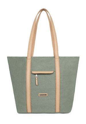 Borsa tote in tela verde con manici in pelle beige, tasca frontale con cerniera e etichetta del marchio rettangolare in metallo.