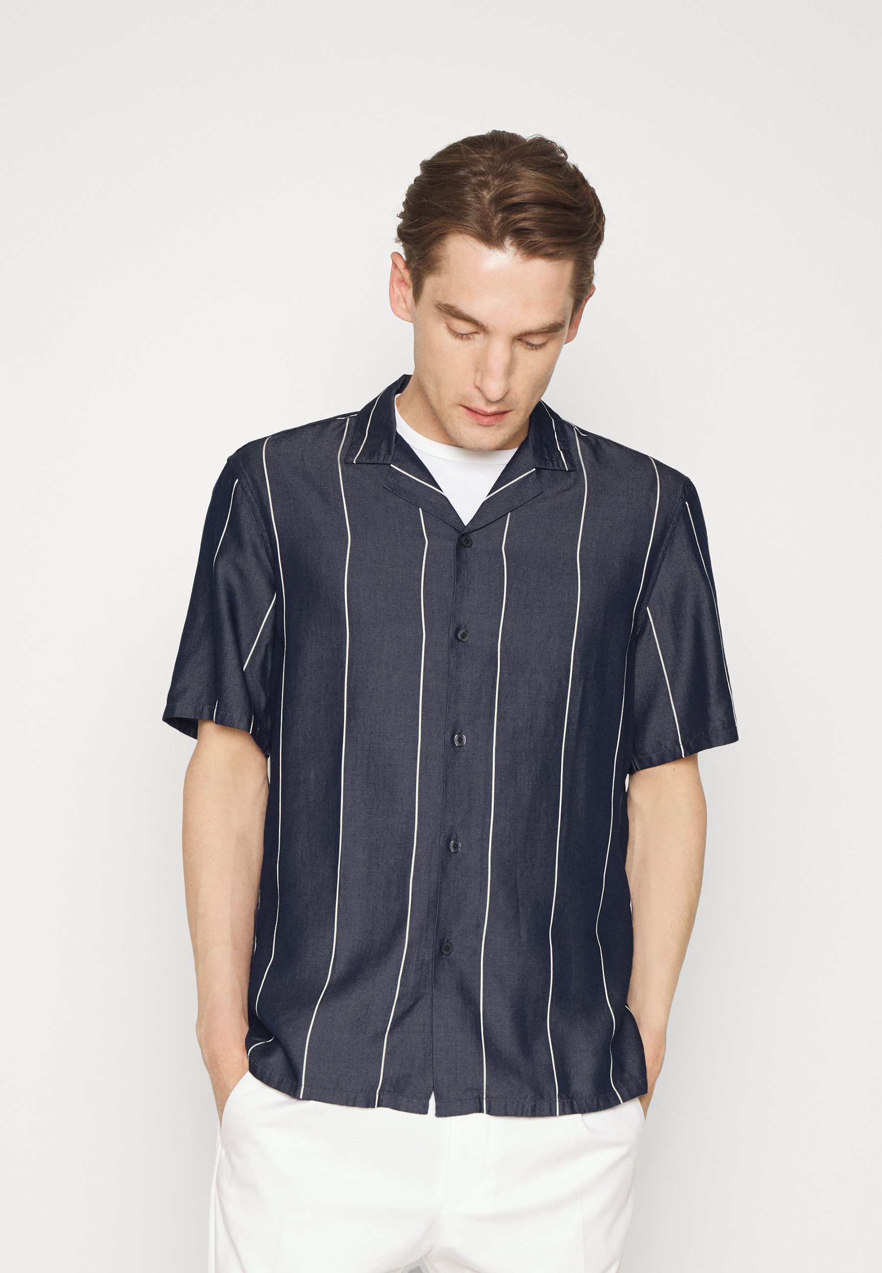 Club Monaco SHORT SLEEVE Shirt Navy dark Blue Zalando ie Club Monaco SHORT SLEEVE Shirt Navy dark Blue Zalando ie