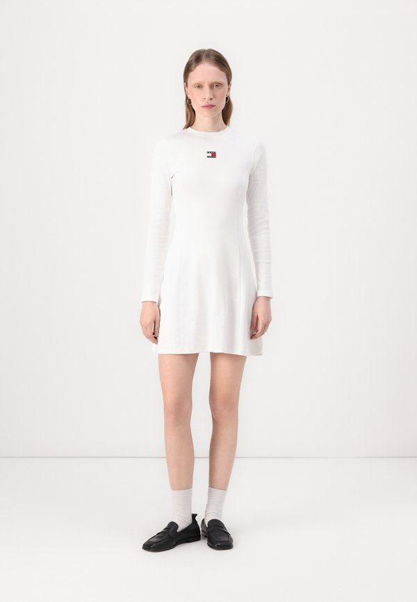 FIT FLARE BADGE DRESS - Jersey dress - ecru
