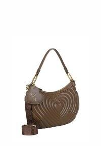 Borsa a mano in pelle marrone con motivo trapuntato a forma di cuore, ferrature dorate e tracolla staccabile. Include un ciondolo a forma di cuore con marchio.