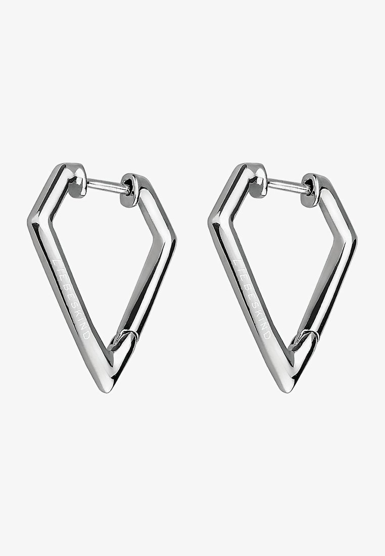 Orecchini a cerchio triangolari in argento con un design geometrico, finitura lucida e chiusura a cerniera, contrassegnati con "LIEBESKIND."