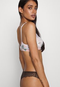 DIM GENEROUS UNDERWIRE BRA - Soutien com aro - tropical green
