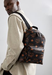 STARK MAXI BACKPACK UNISEX - Nahrbtnik - black
