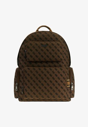 Sac à dos marron à motifs avec un grand compartiment principal, une poche avant et des poches latérales. Il présente un logo, des fermetures éclair et des accents en cuir.