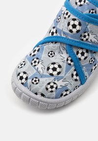 Superfit BILL - Tofflor & inneskor - blau