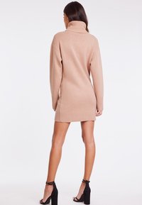 Kookai Pletené šaty - light brown