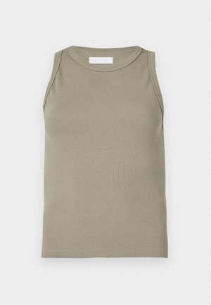 Τοπ ριπ σε ελιά πράσινο, με στρογγυλή λαιμόκοψη και χωρίς μανίκια. Κατασκευασμένο από απαλό, ελαστικό ύφασμα με εφαρμοστή σιλουέτα.