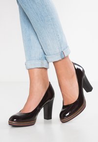 Marco Tozzi Escarpins à talons hauts - dark red