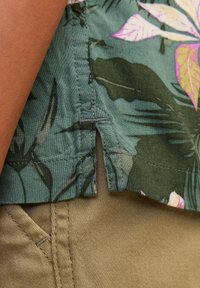 Jack & Jones Junior JCOSTAGGER SEERSUCKER RESORT  - Camicia - laurel wreath