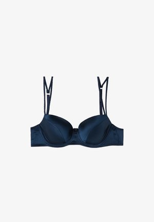 Navyblauer Satin-BH mit Unterwäsche, geformten Cups und dünnen verstellbaren Trägern, die eine strukturierte Oberfläche und zarte Stichdetails aufweisen.