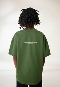 Next RELAXED FIT HEAVYWEIGHT SHORT SLEEVE 3 PACK - Apdrukāts T-krekls - green stone mauve