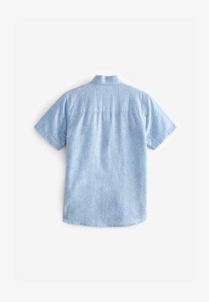 Hele sinine lühikeste varrukatega särk, millel on krae, koos tekstuuriga kangaga ja seljaosa yoke paneeliga. Hem on kaardus.