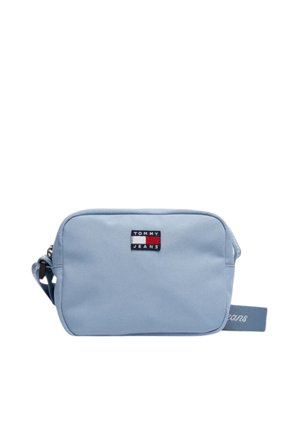Borsa a tracolla rettangolare azzurro chiaro con tracolla regolabile e piccolo logo Tommy Jeans al centro davanti.