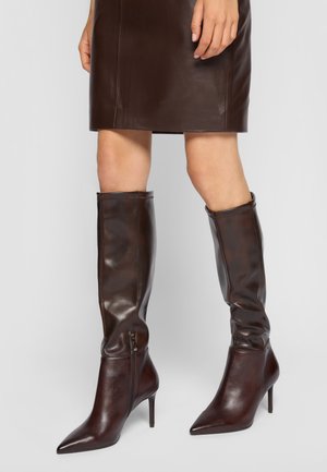 High heeled boots - mahogany