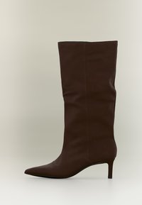 Sélectionné, dark brown