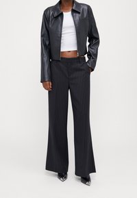 Gina Tricot Petite Tygbyxor - black