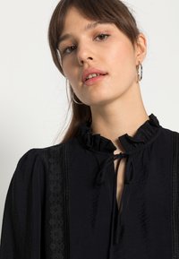 Vero Moda Blusa - black