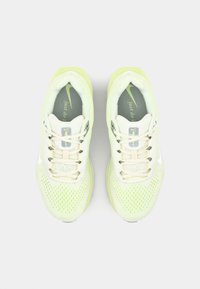 Nike Performance AIR WINFLO 11 - Scarpe da corsa su strada - sail/metallic silver/barely volt/volt/summit white/college grey