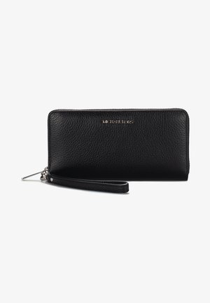 Portafoglio in pelle nera con finitura strutturata, chiusura con zip e tracolla. Presenta un logo metallico sul fronte.