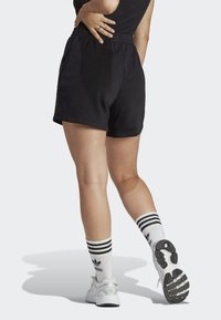 adidas Originals - ESSENTIALS - Shorts - black Miniatuurafbeelding 1