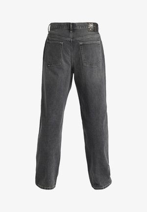 Ciemnoszare dżinsy o prostym kroju, z paskiem w talii z naszywką z logo, pięcioma kieszeniami i wyblakłą teksturą.