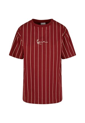 Rotes T-Shirt mit kurzen Ärmeln, vertikalen cremefarbenen Streifen und einem zentralen, in Weiß gestickten Logo. Rundhals, lässige Passform, aus Baumwolle.