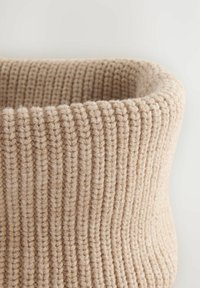 Non selezionato, neutral beige
