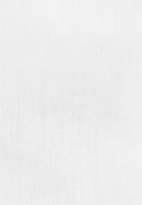 Tissu blanc texturé avec un motif à grille fine et régulièrement espacé couvrant toute la surface.