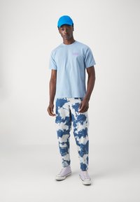 Levi's® VINTAGE FIT GRAPHIC - T-shirt estampada - blue