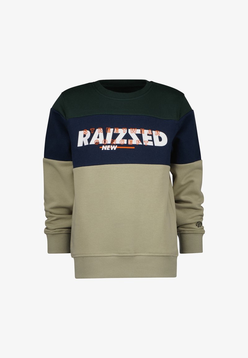 Sweat-shirt col rond avec des blocs de couleurs vert foncé, bleu marine et beige, avec le texte "RAISED" et "STREETWEAR CONCEPT NEW" sur la poitrine.