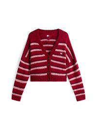 Cardigan rayé rouge et rose avec un col en V, des manches longues et cinq boutons marron sur le devant. Fabriqué en maille douce et texturée.