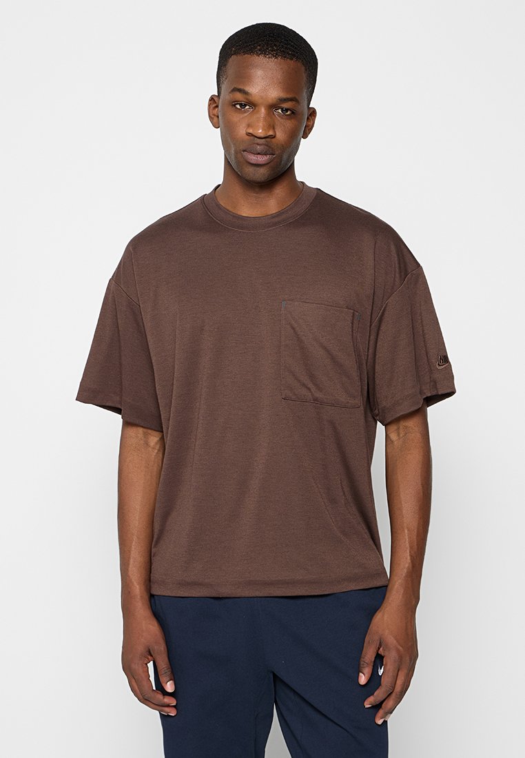 Nike Sportswear Sport T-shirt bruin