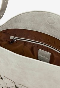 Desigual Kézitáska - brown