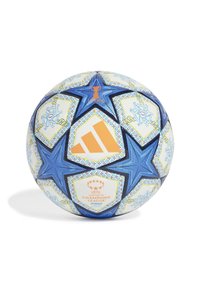 Witte en blauwe voetbal met sterpatroon, voorzien van een oranje Adidas-logo en branding van de UEFA Women's Champions League. Gladde textuur.