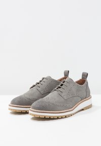 Pier One Zapatos de vestir - grey