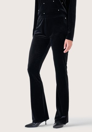 Camomilla Italia Trousers - black