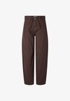 Barrel fit PCFENNA MW TIE - Τζιν χαλαρής εφαρμογής - hot fudge
