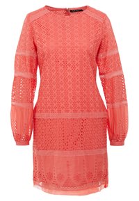 Korálové šaty s vykrojeními, dlouhými nadýchanými rukávy a krajkovými detaily. Kolo výstřih a zip na zadní straně. Hladká textura l átky.