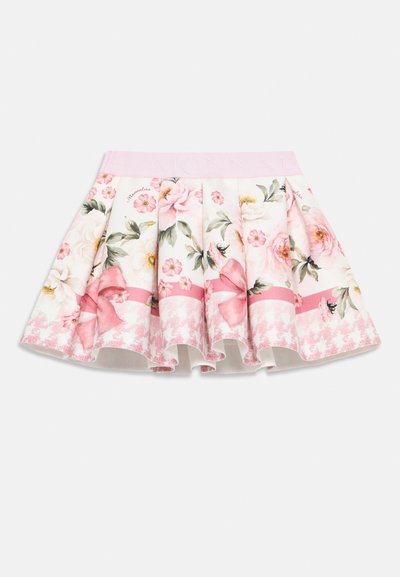Blomster mønstrete skjørt med en rosa midjebånd. Har folder og en houndstooth-bånd på kanten, som viser delikate blomster og sløyfer.