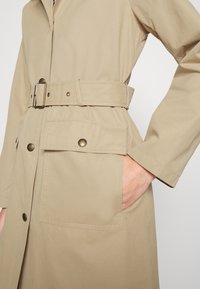 Lauren Ralph Lauren LINED COAT - Gabardina - birch tan/brass