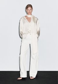 Massimo Dutti HIGH-WAIST BARREL FIT - Wide Leg - white